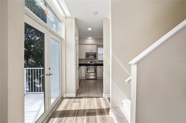 Building Photo - 3405 W Swann Ave