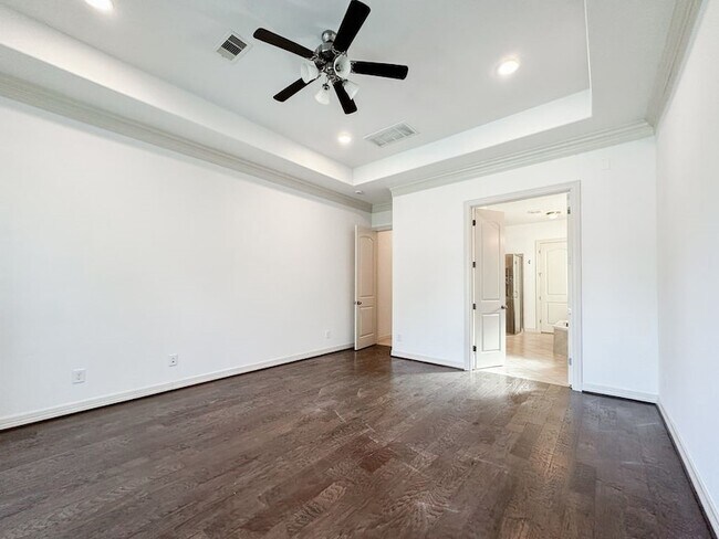 Building Photo - 14 Spincaster Drive
