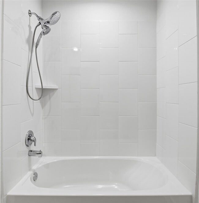 Building Photo - 3022 La Latina Dr