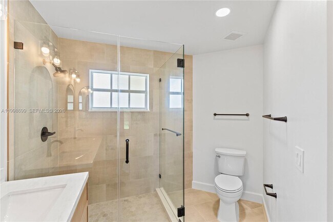 Building Photo - 9081 Lake Park Cir N