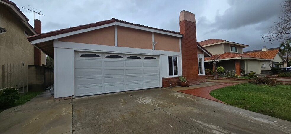 Building Photo - 3102 S Baker St