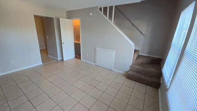 Building Photo - West Columbia