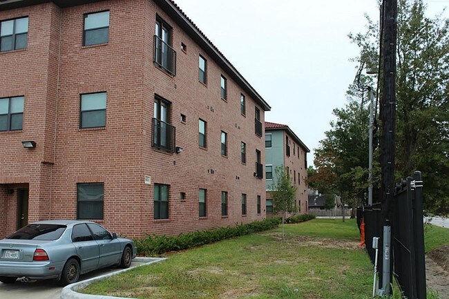 Building Photo - 10102 Neuens Rd