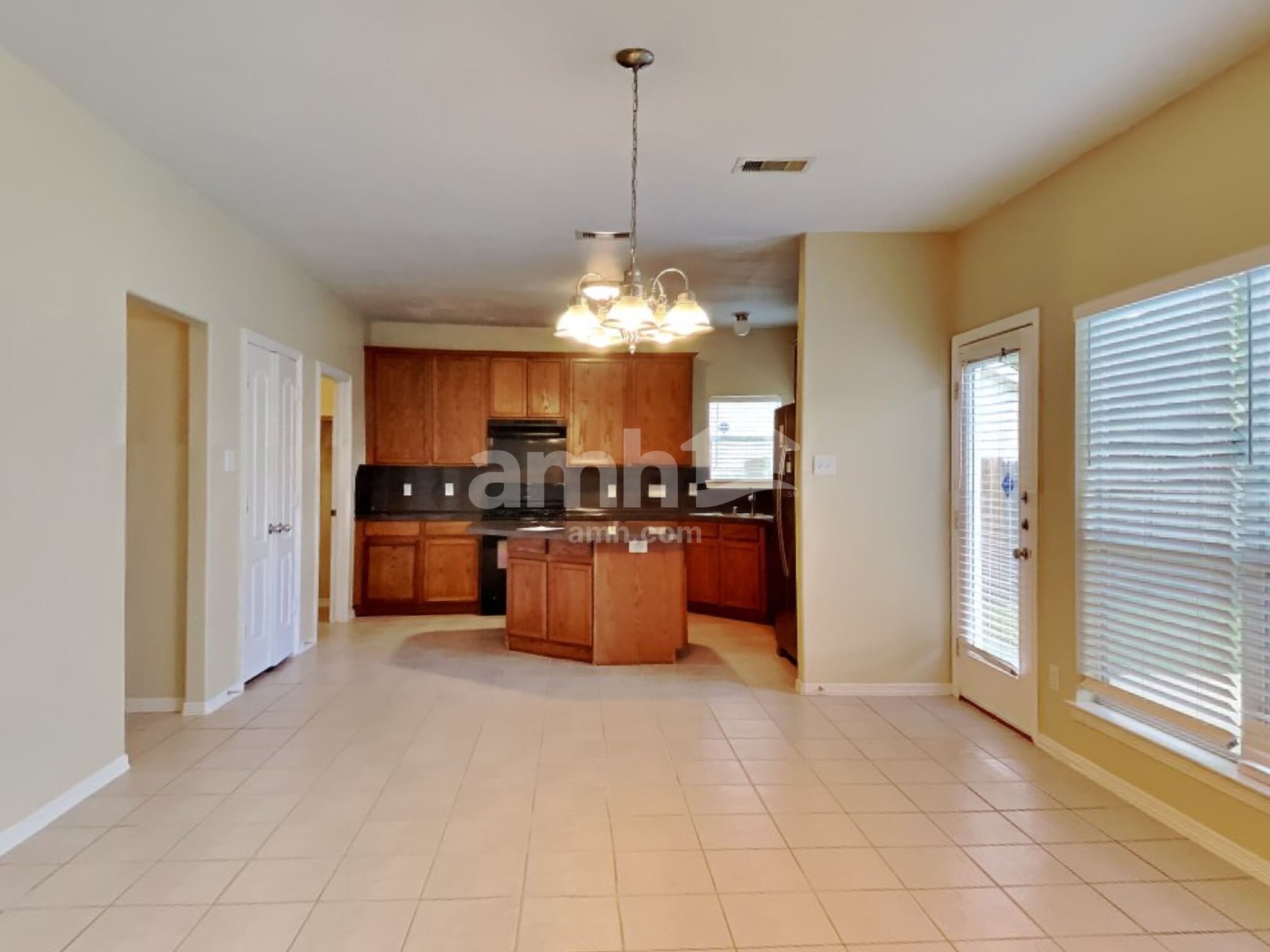 Building Photo - 1101 Shadow Glenn Dr