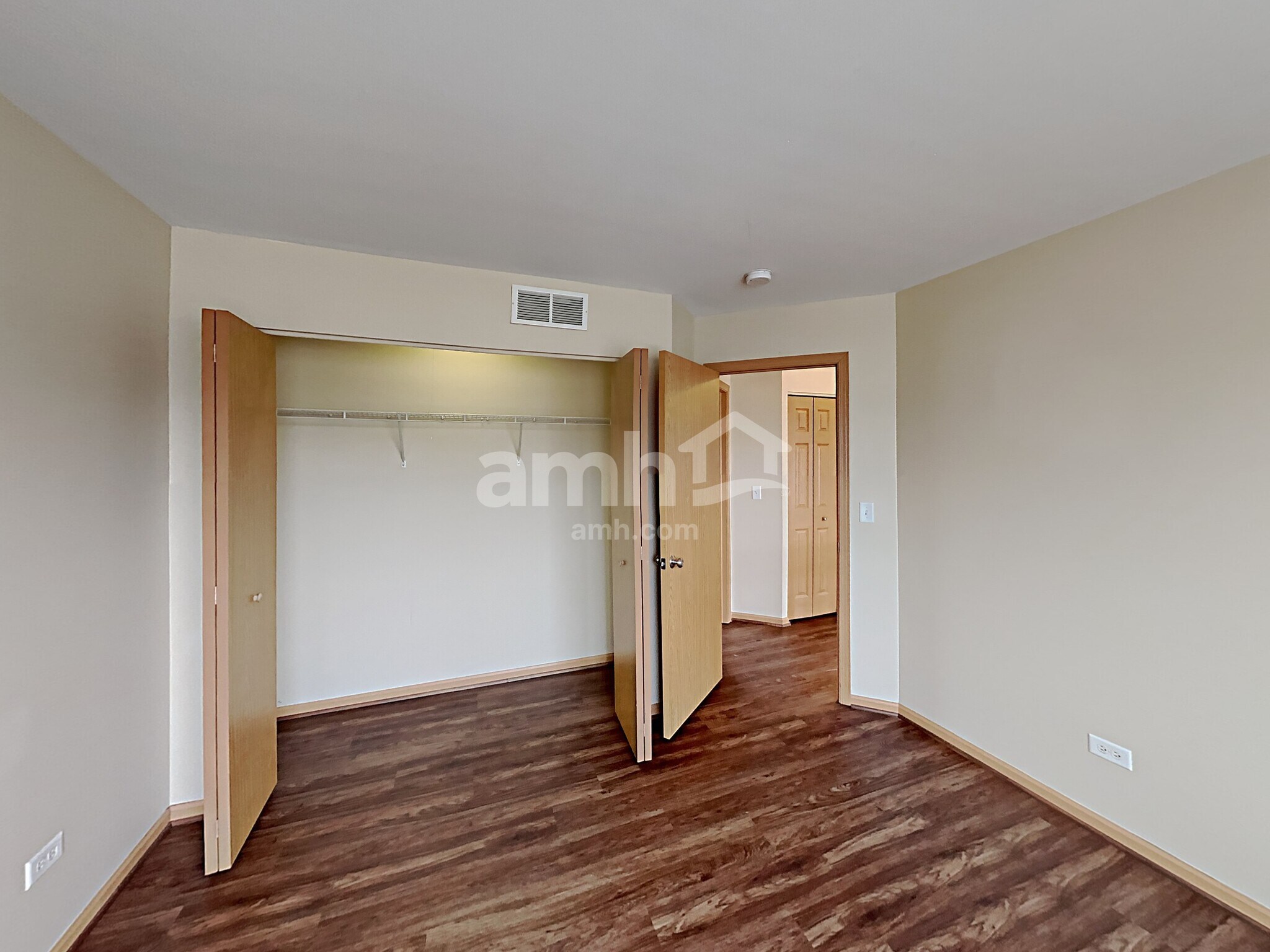 Building Photo - 6516 Roth Dr