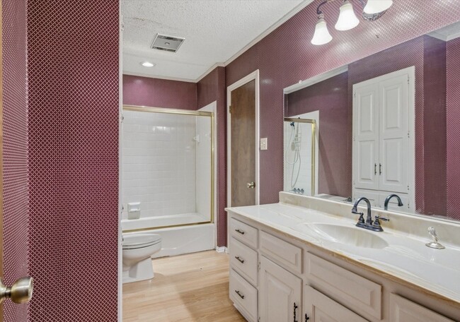 Building Photo - 716 S Houston St