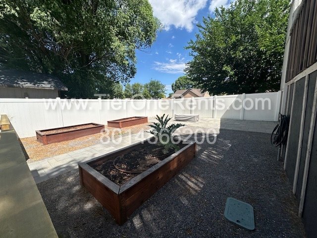 Building Photo - This property offers a NO DEPOSIT option available for qualified renters!