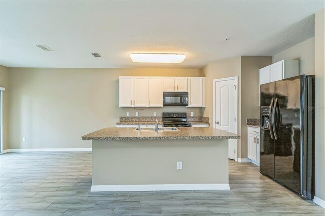 Building Photo - 3778 Seneca Club Loop