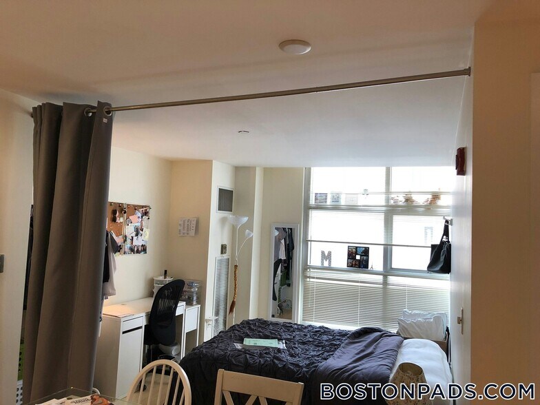 Building Photo - 40 Boylston St