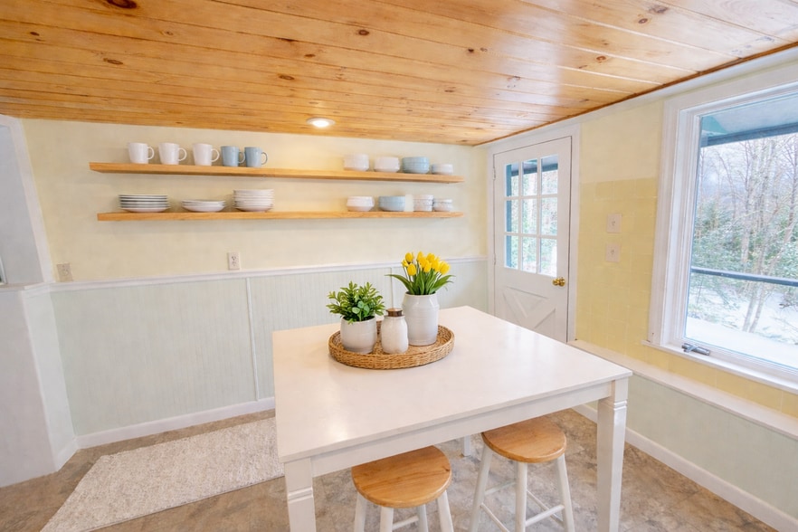 Enter into eat-in kitchen - 111 North Rd