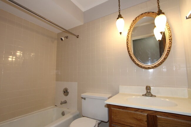 Building Photo - 297 S Gregory St