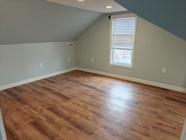 Building Photo - 102 Mt Pleasant Ave