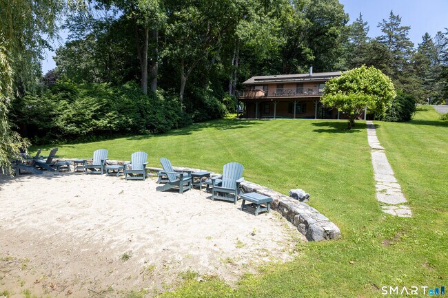 Building Photo - 18 Pinewood Shores