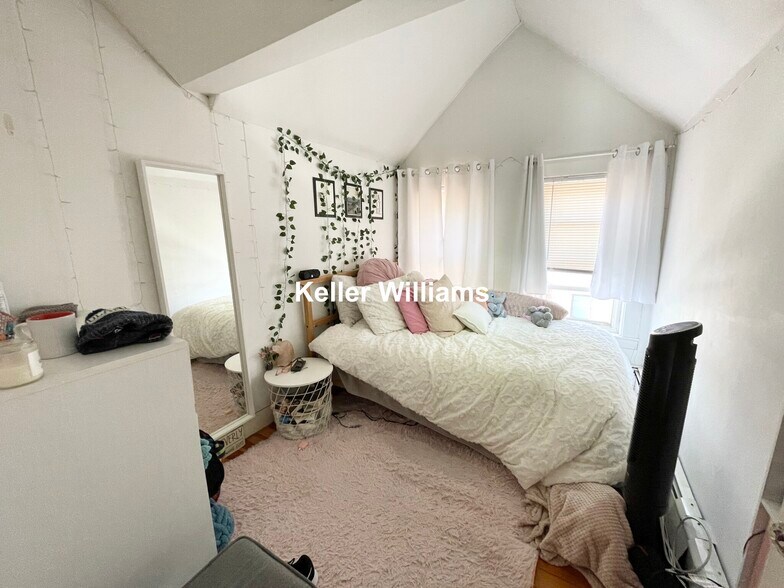 Building Photo - 76 Parker Hill Ave