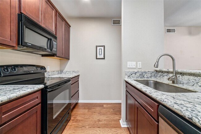 Building Photo - 2121 El Paseo St