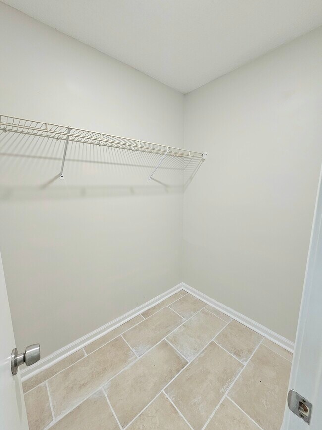 Building Photo - 10430 Brawley Ln
