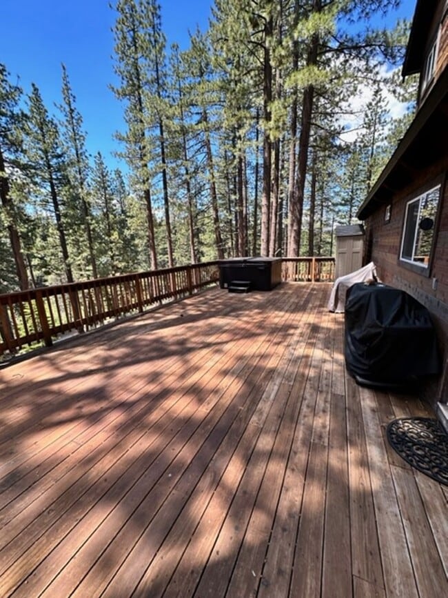 Building Photo - Lovely 5Bd pet friendly home available for rent now!! Home is ready for a long term renter! Call ...