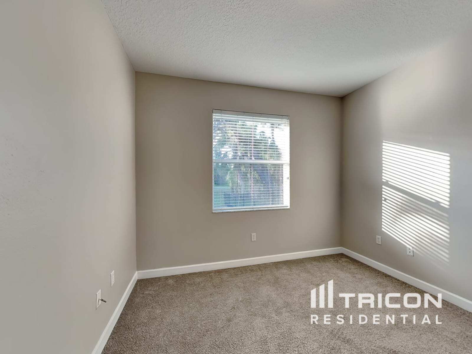 Building Photo - 9208 64th Ct E