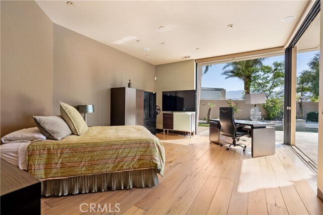 Building Photo - 68 Royal St Georges Way