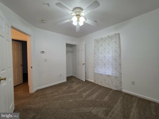 Building Photo - 1011 Granite Ct