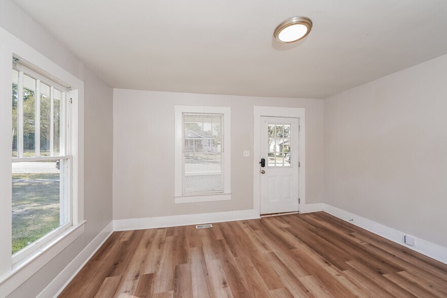 Building Photo - 1220 Ford Ave