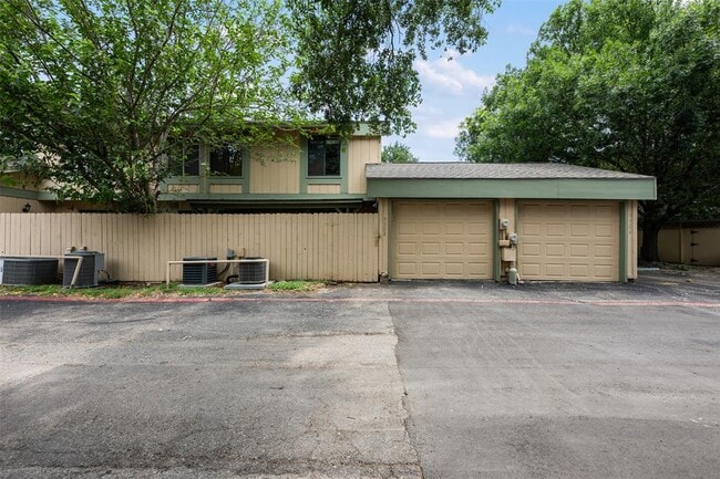 Building Photo - 9504 Quail Village Ln
