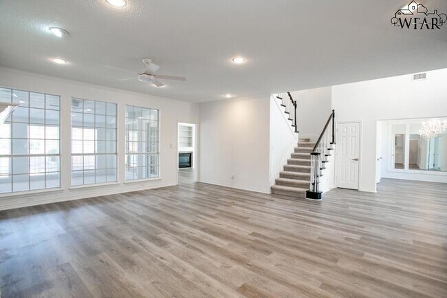 Building Photo - 8 Canyon Bluff Ct