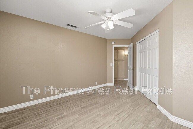 Building Photo - 15007 S 40th St