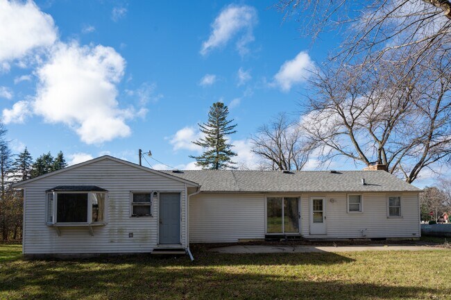 Building Photo - 3244 Marion Rd SE