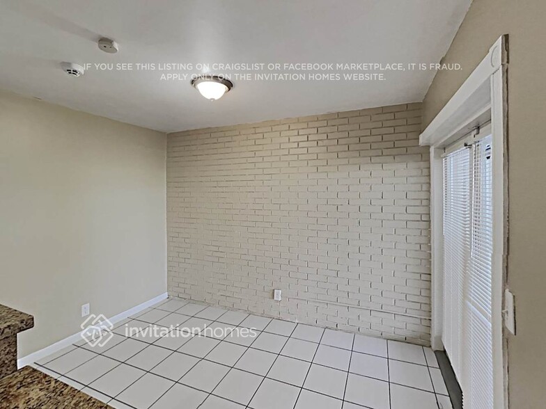 Building Photo - 4825 Washington St