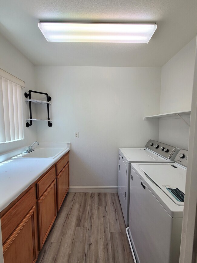 Building Photo - 3081 Oceantide Ct