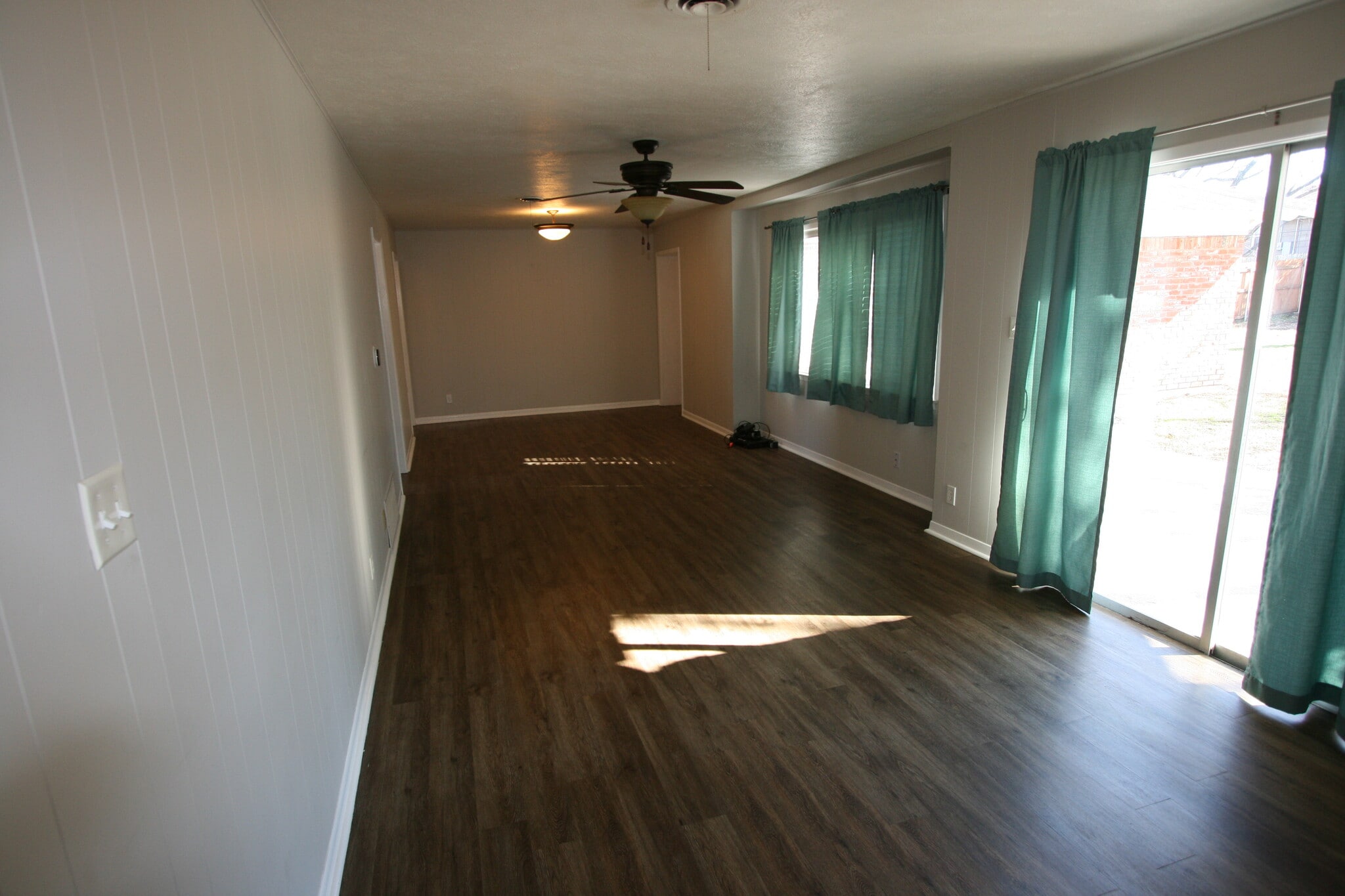 Living/dining room - 2604 Mears Dr