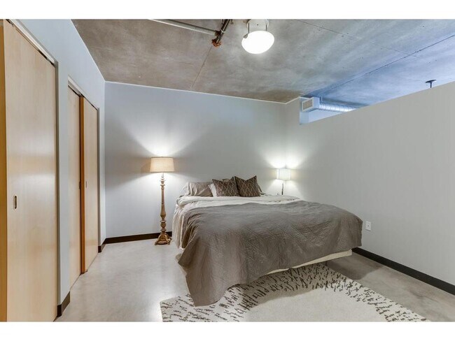 Building Photo - 730 N 4th St