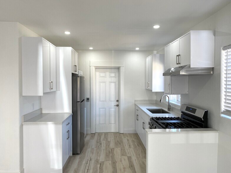 Kitchen - 467 42nd St
