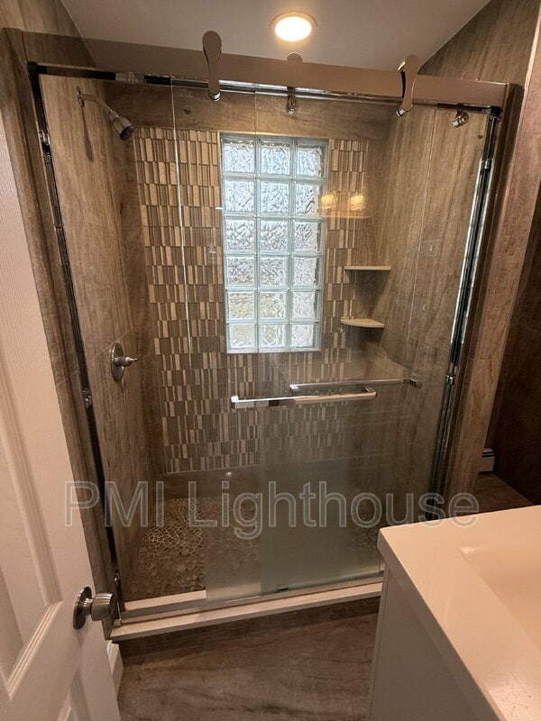 Building Photo - 115 8th Ave