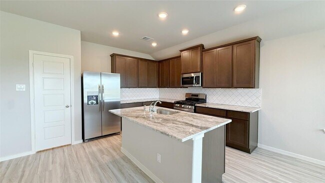 Building Photo - 27315 Blue Pool Dr