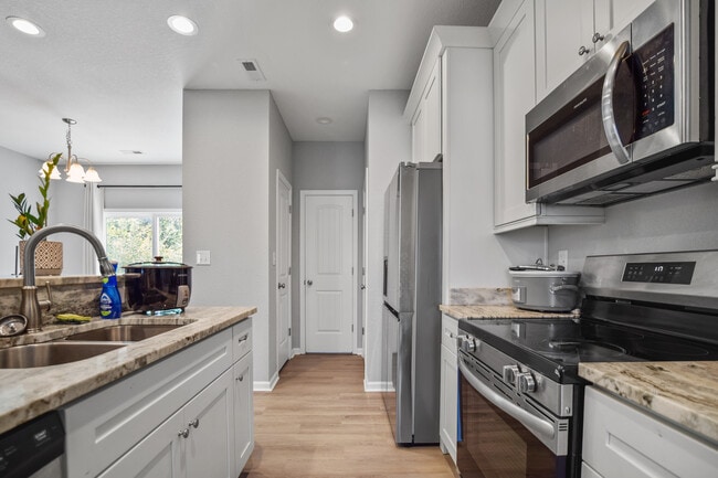 Building Photo - 305 N Division St