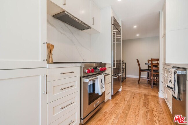 Building Photo - 17083 Palisades Cir