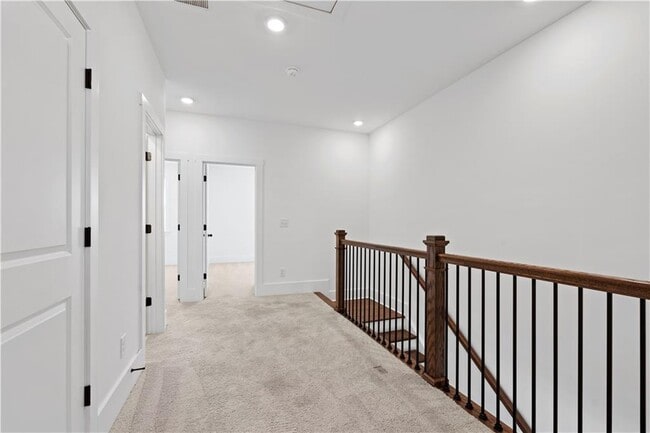 Building Photo - 1504 Pinedale Crst NW