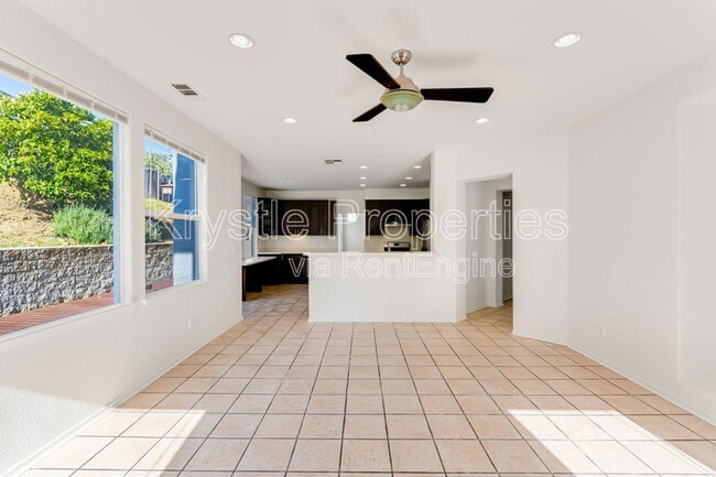 Building Photo - 35 Goldfinch Dr