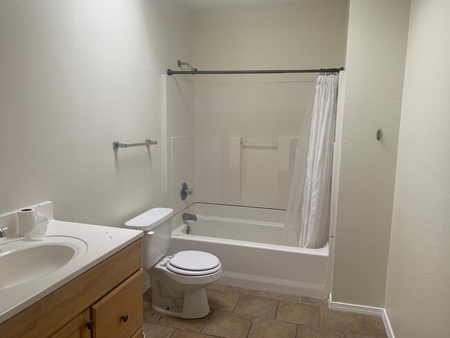 Building Photo - 137 Griegos Rd NW