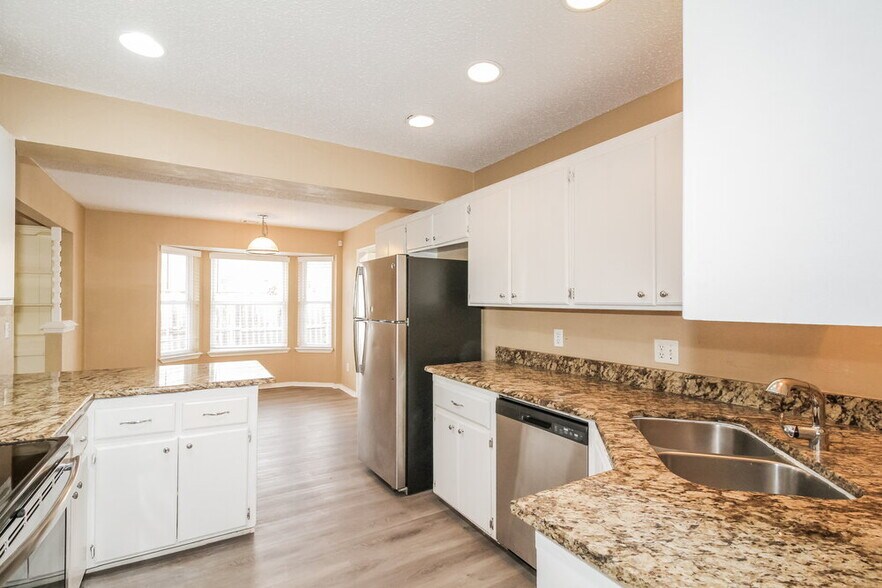 Building Photo - 501 S Bouziden Dr