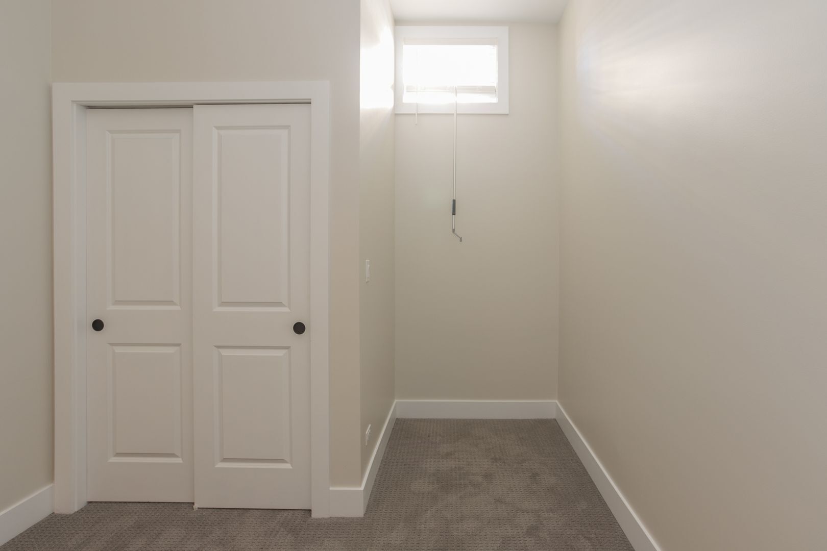 Building Photo - 1402 W Belden Ave