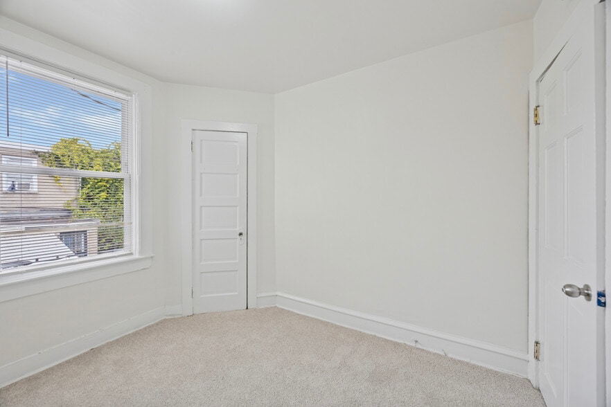 Building Photo - 6519 Allman St