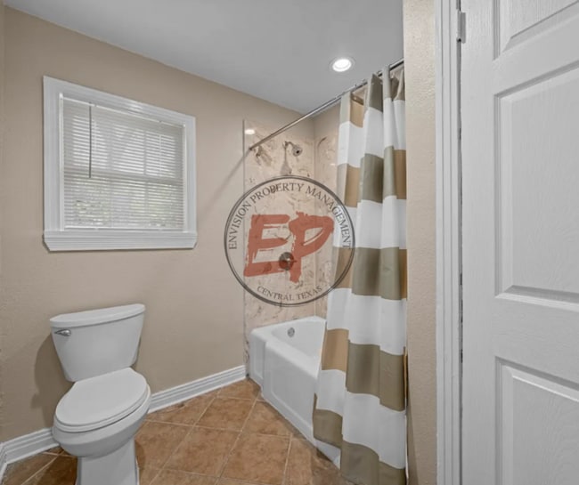 Building Photo - 3804 Parkwood St