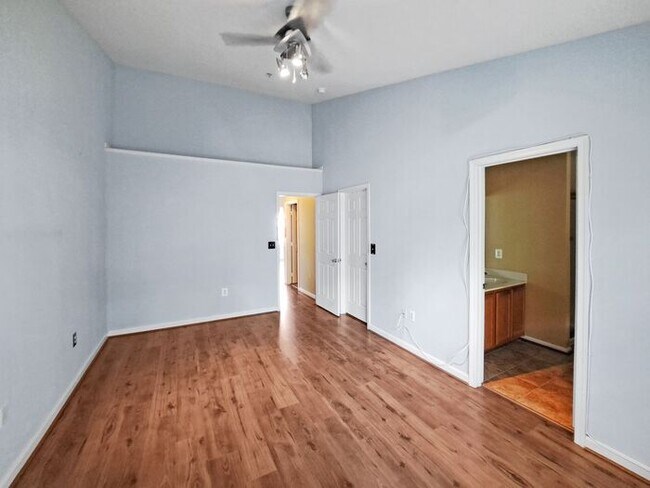 Building Photo - Charming 3-Level Brick Townhome in Waldorf...