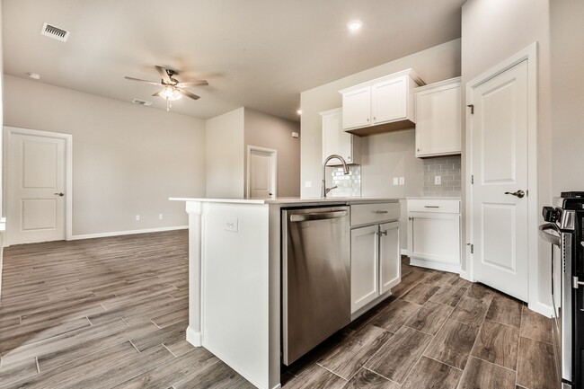 Building Photo - Available in Mustang. Showings begin Frida...