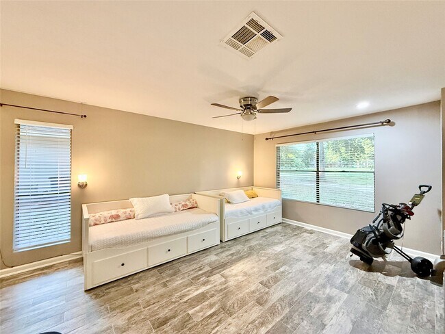 Building Photo - 3487 Balboa Cir