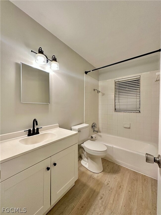 Building Photo - 5635 Fifth Ave