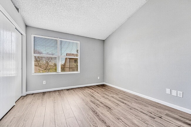Building Photo - $2,295- 3 Bed, 1 Bath Newly Renovated Home...